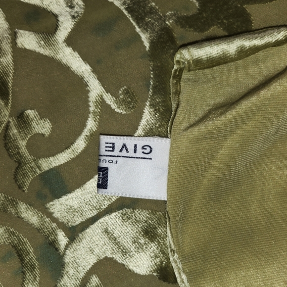 Givenchy scarf Silk 41x43 inches - Picture 8 of 11